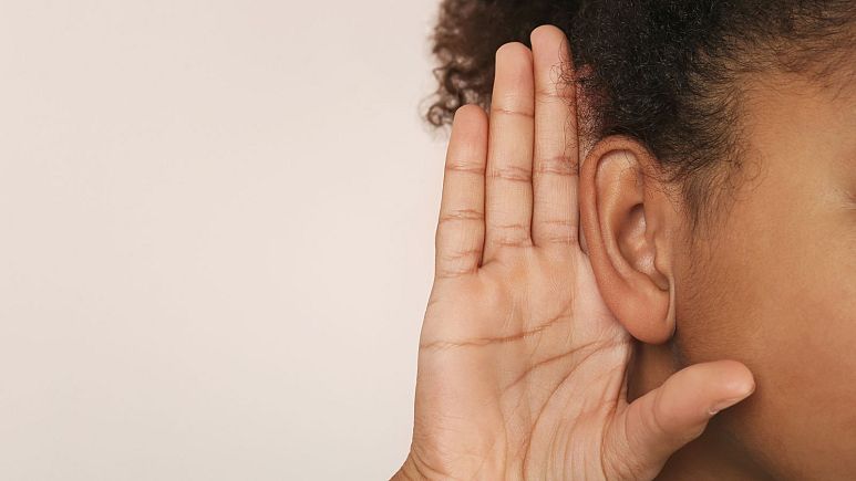 کارشناسان: سنجش شنوایی می‌تواند به تشخیص زودهنگام زوال عقل کمک