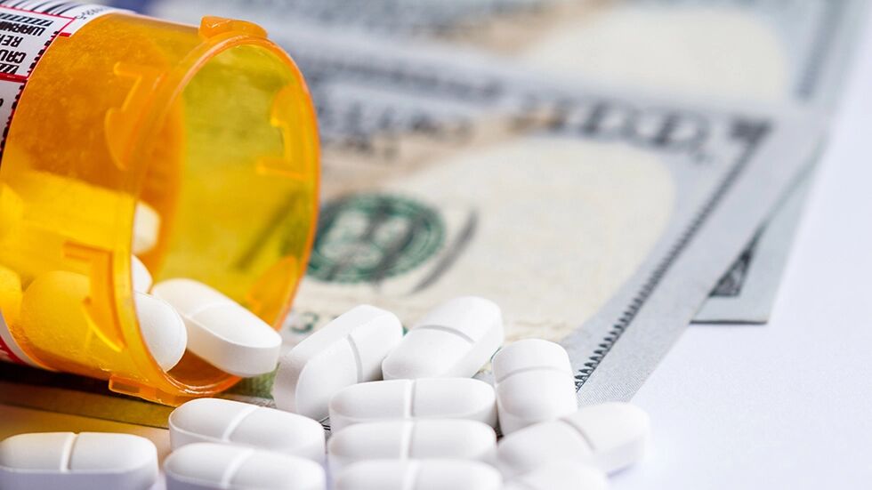 پیش بینی افزایش قیمت دارو در سال آینده/ بحران در بازار دارو به دلیل بی ثباتی ارز