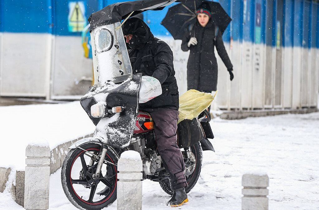 معابر تهران لغزنده است؛ از موتورسیکلت استفاده نکنید!