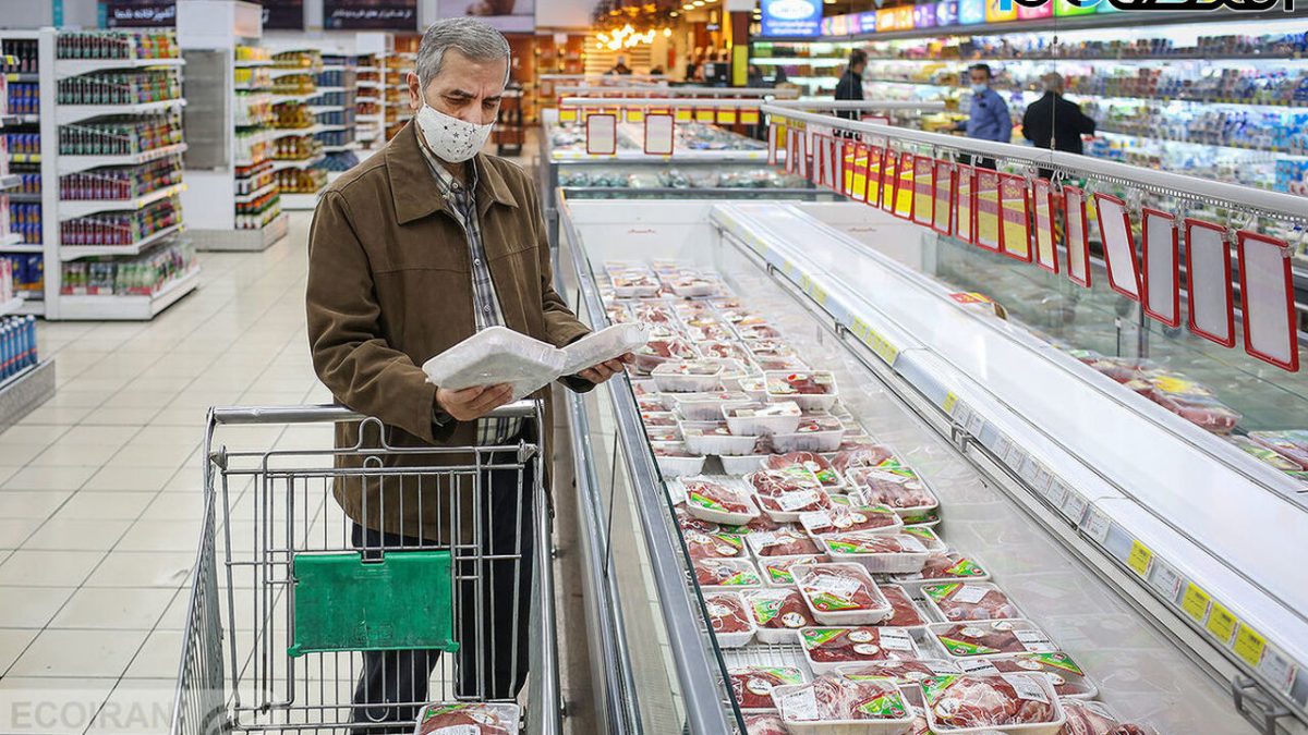 قیمت نجومی گوشت قرمز/ دام زنده را با دلار صادر و در ازای آن گوشت‌ سردخانه‌ای وارد می‌کنند