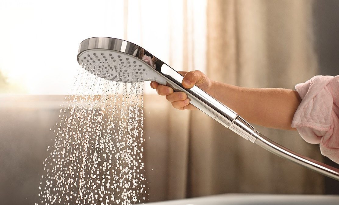 7 مورد از بهترین تکنیک های رسوب زدایی سردوش حمام