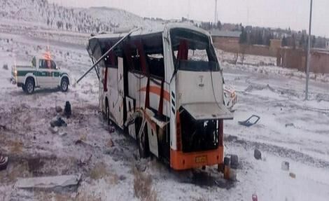 واژگونی اتوبوس اسکانیا در جاده تربت حیدریه ـ مشهد با